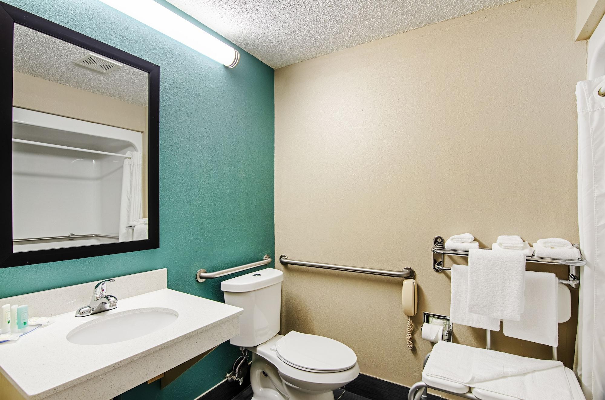 Quality Inn & Suites I-81 Exit 7 Bristol Exteriér fotografie