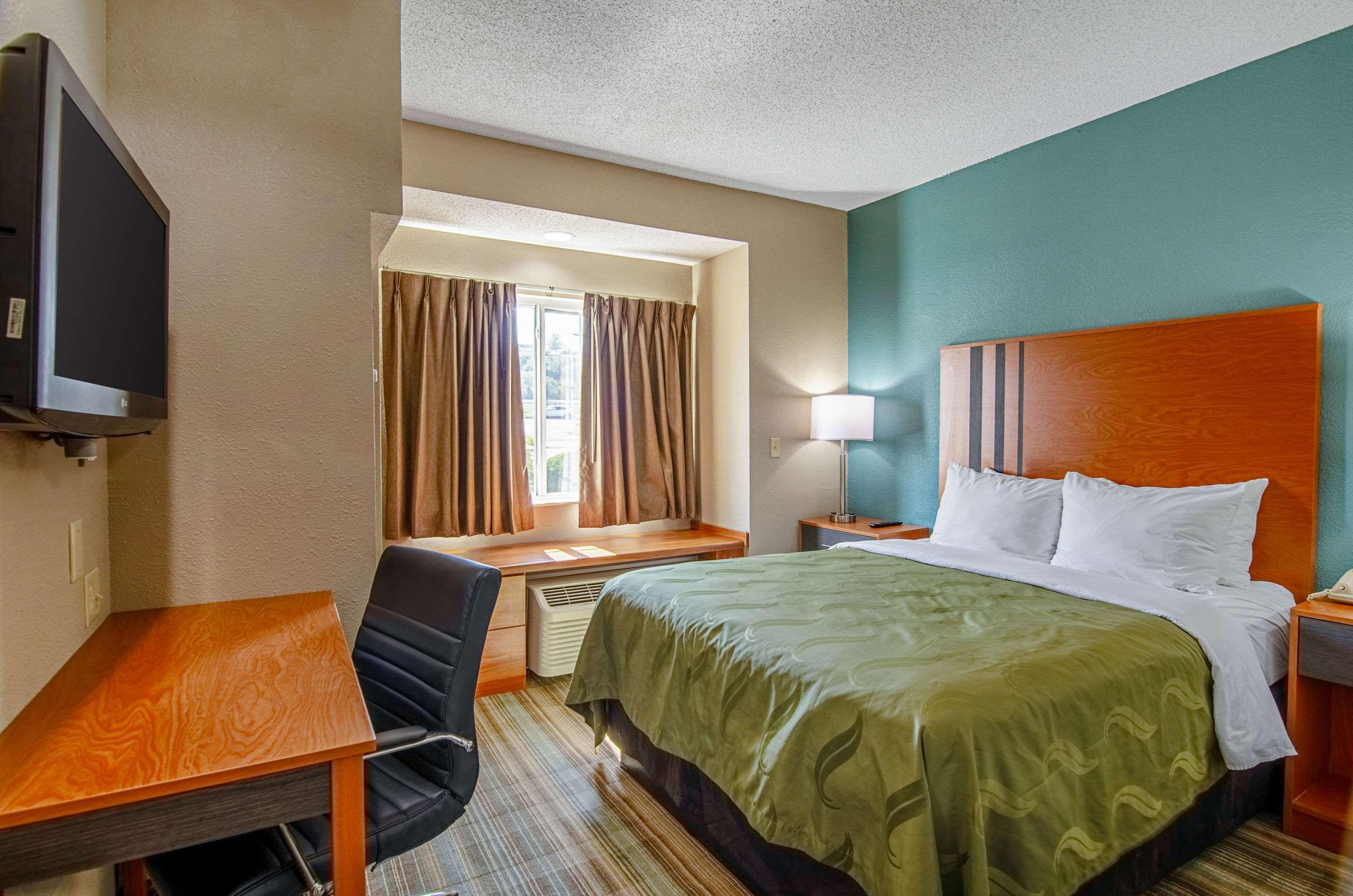 Quality Inn & Suites I-81 Exit 7 Bristol Exteriér fotografie