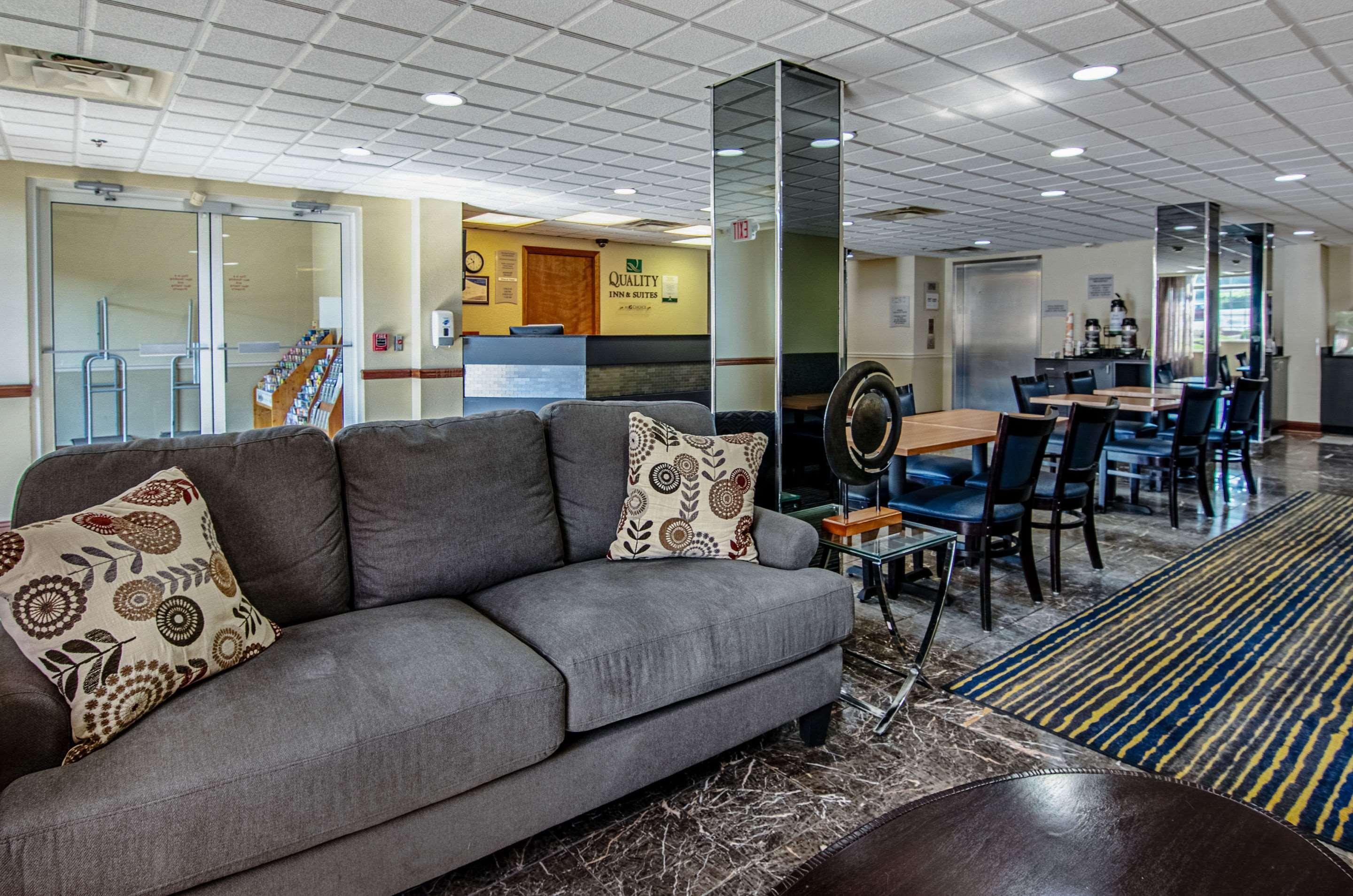 Quality Inn & Suites I-81 Exit 7 Bristol Exteriér fotografie