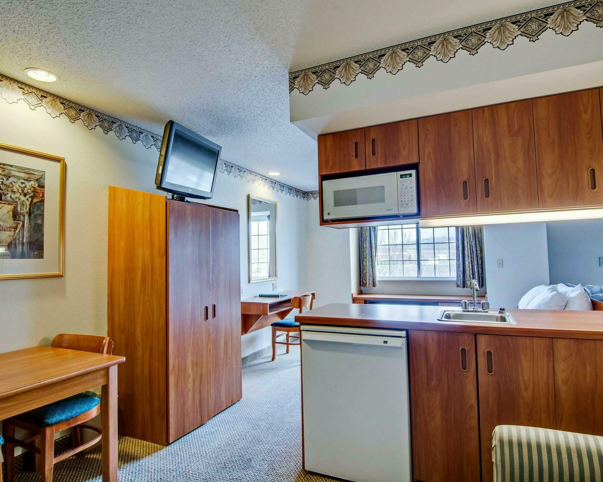 Quality Inn & Suites I-81 Exit 7 Bristol Exteriér fotografie