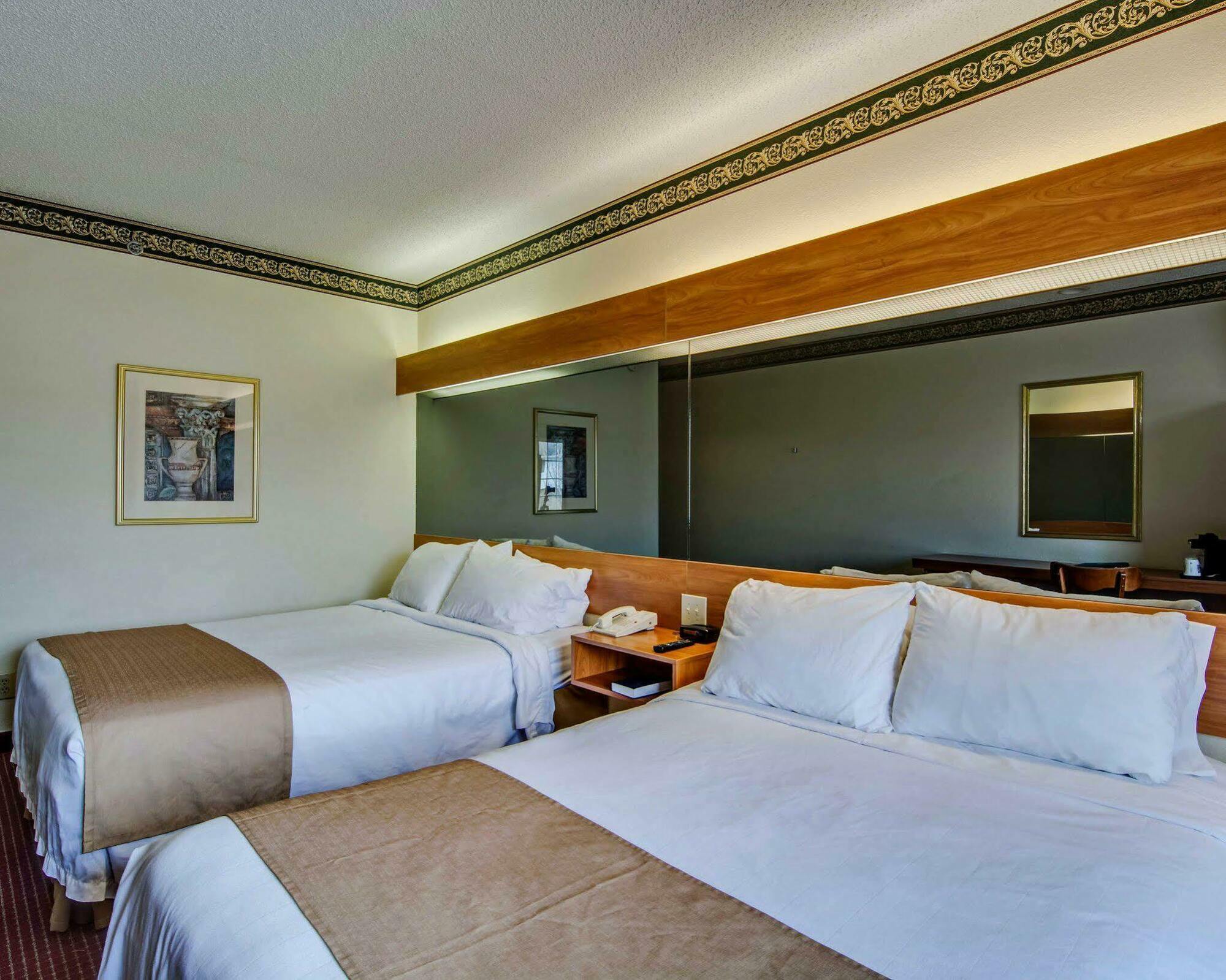 Quality Inn & Suites I-81 Exit 7 Bristol Exteriér fotografie
