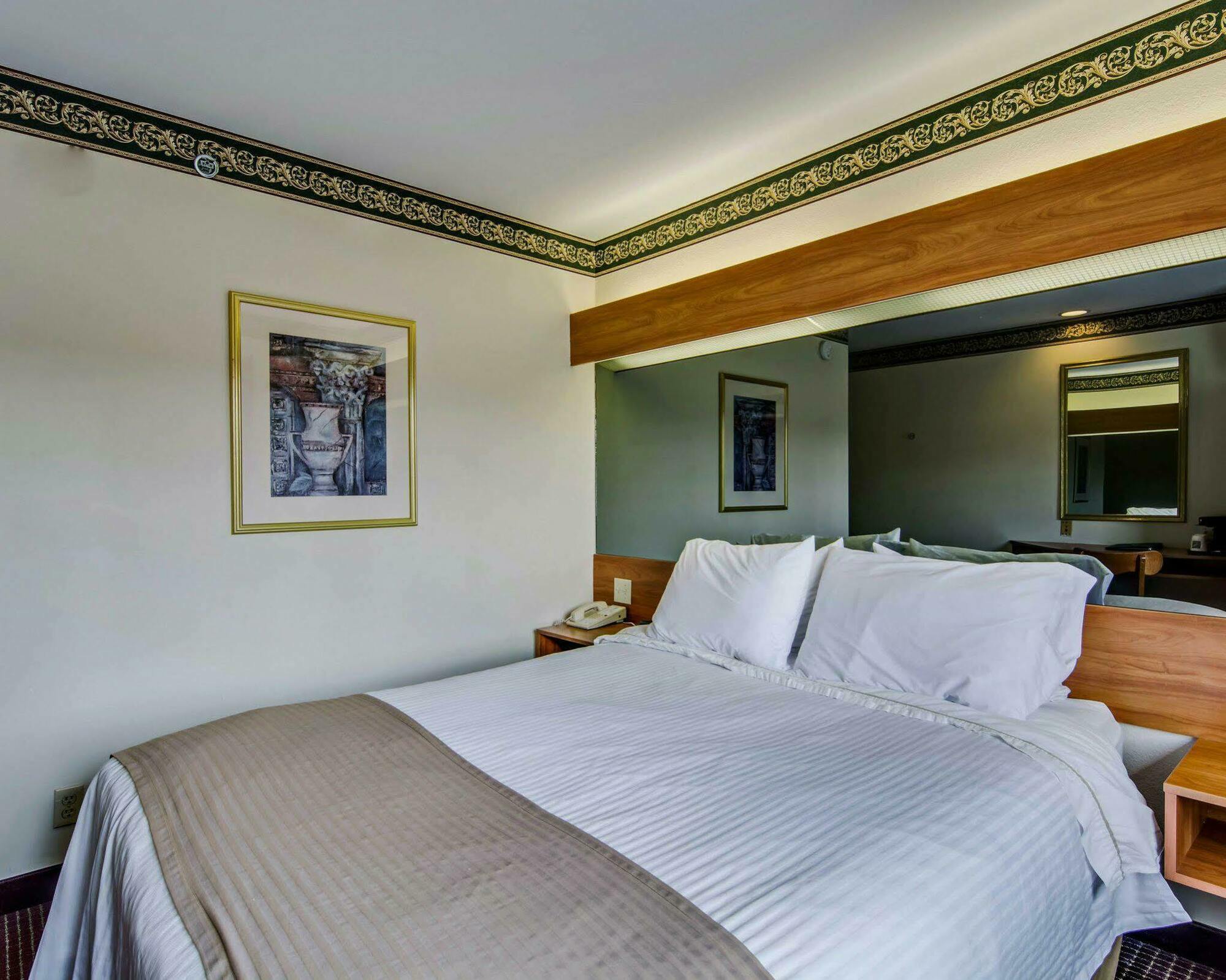 Quality Inn & Suites I-81 Exit 7 Bristol Exteriér fotografie