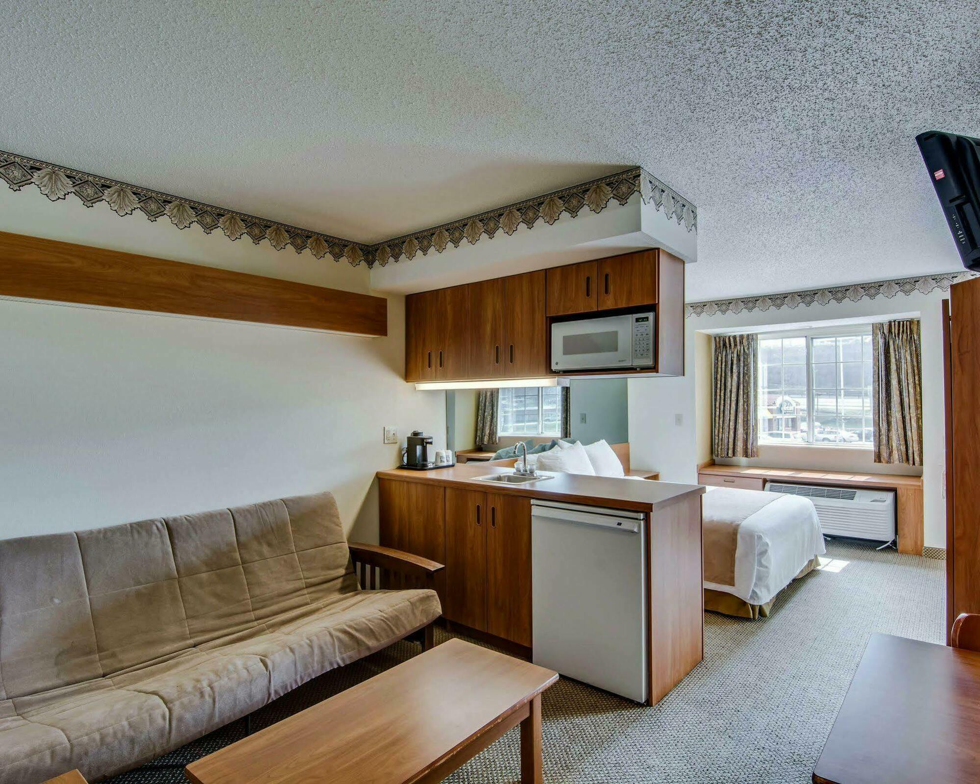 Quality Inn & Suites I-81 Exit 7 Bristol Exteriér fotografie