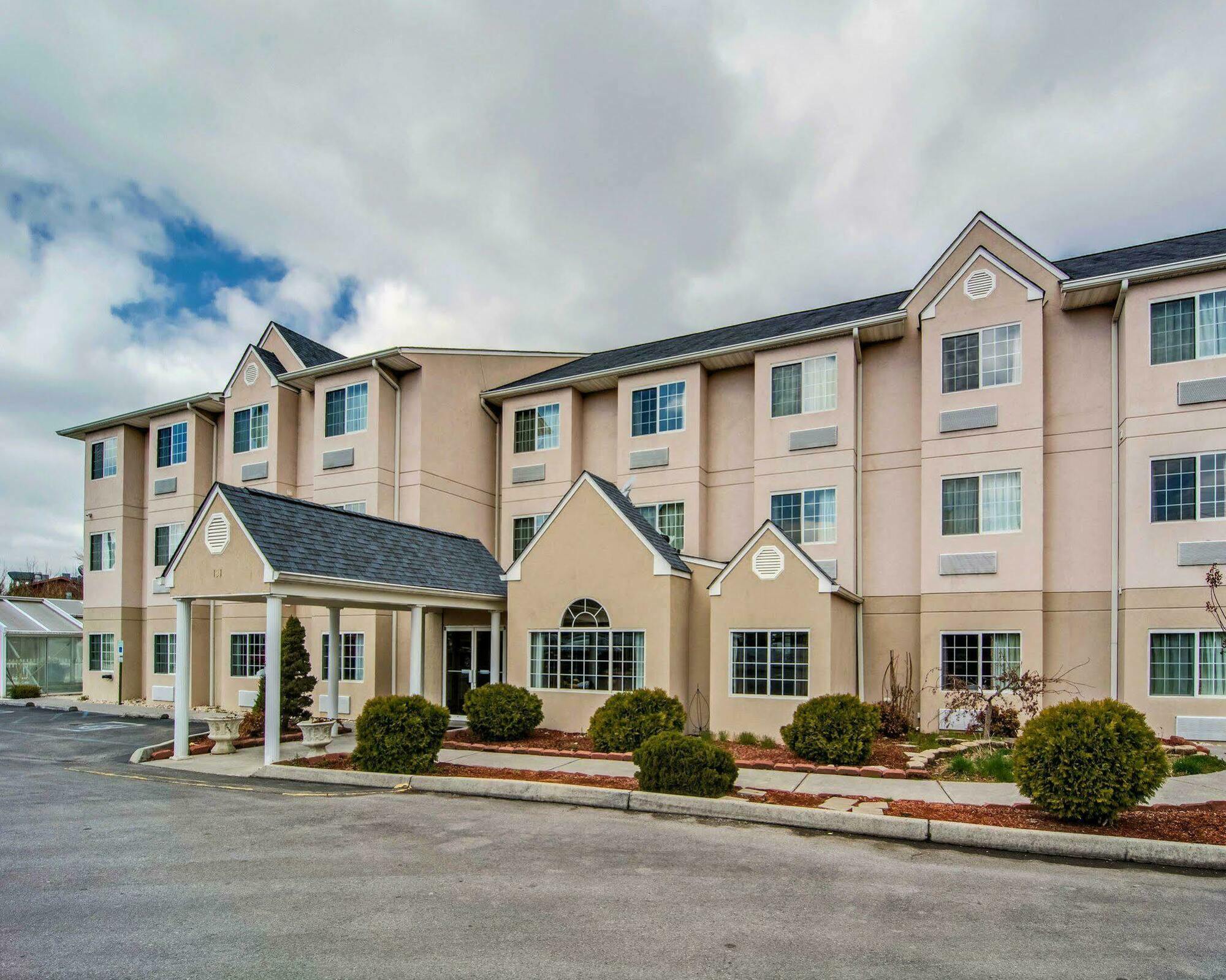 Quality Inn & Suites I-81 Exit 7 Bristol Exteriér fotografie