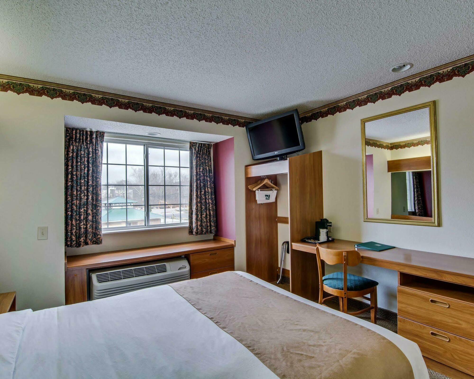 Quality Inn & Suites I-81 Exit 7 Bristol Exteriér fotografie